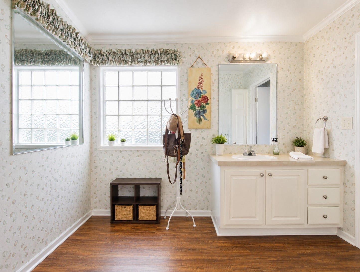 1017 Woodland Street, Channelview, TX 77530 Master Bathroom.