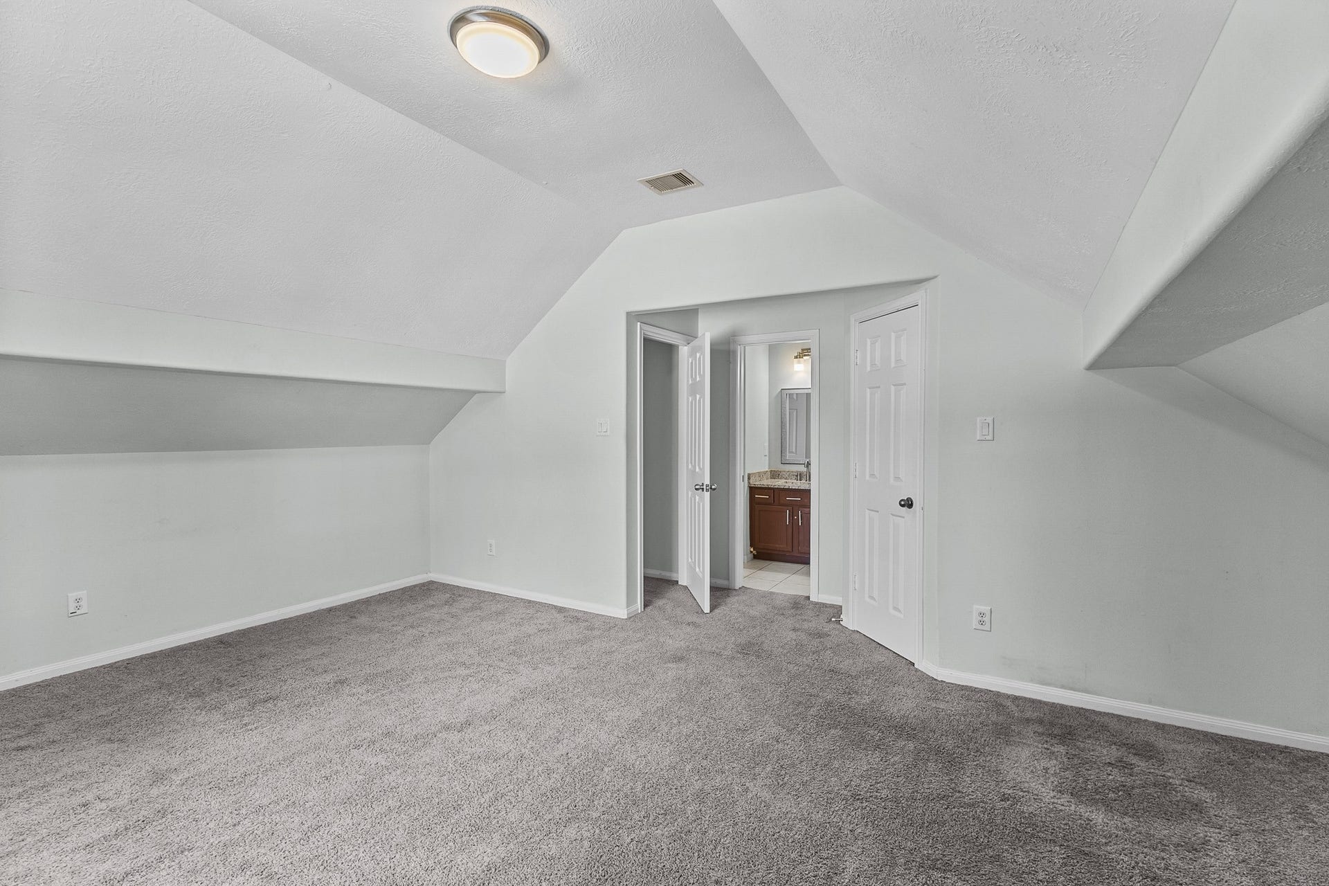 8702 Sailing Drive, Humble, TX 77346 8702 Sailing Drive, Humble, TX 77346