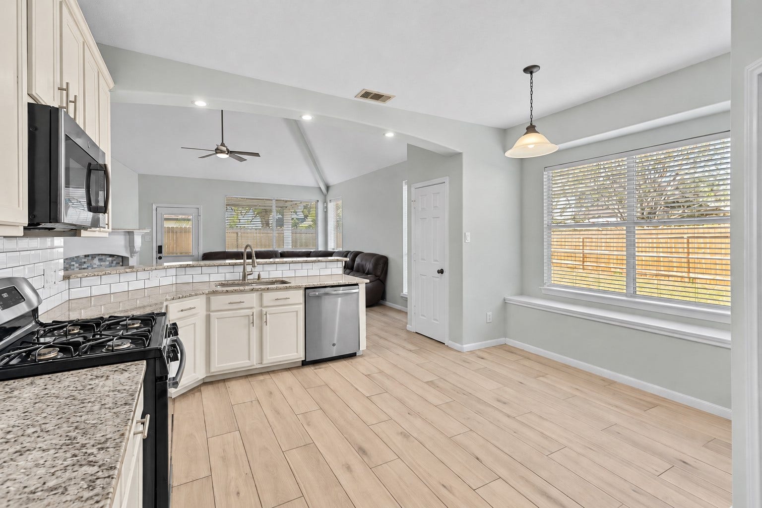 8702 Sailing Drive, Humble, TX 77346 8702 Sailing Drive, Humble, TX 77346