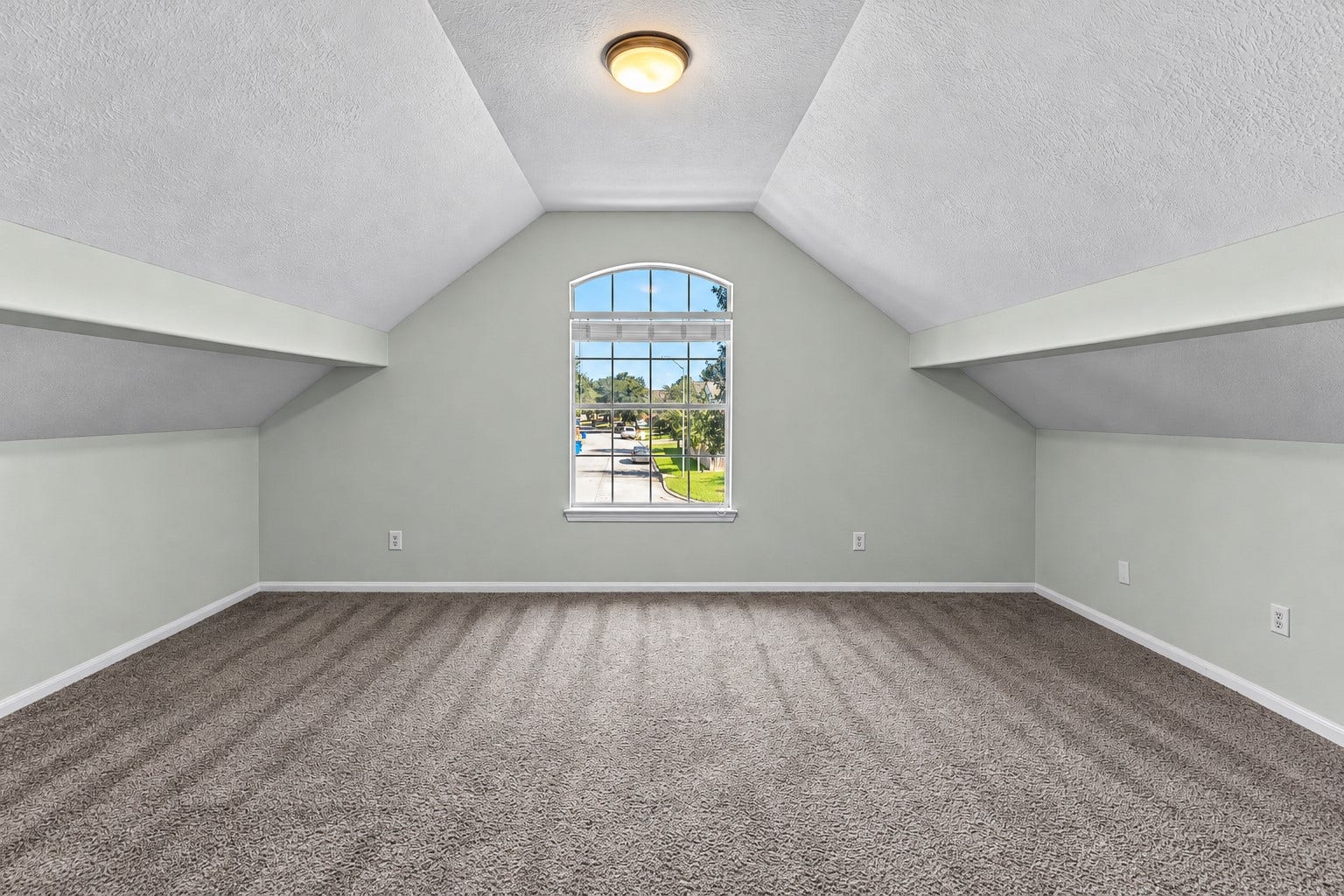 8702 Sailing Drive, Humble, TX 77346 8702 Sailing Drive, Humble, TX 77346