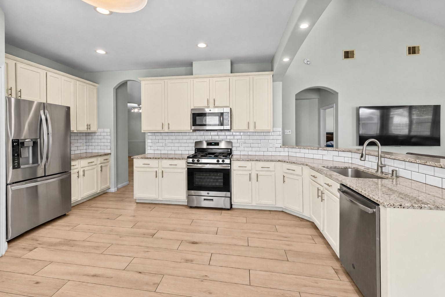 8702 Sailing Drive, Humble, TX 77346 8702 Sailing Drive, Humble, TX 77346