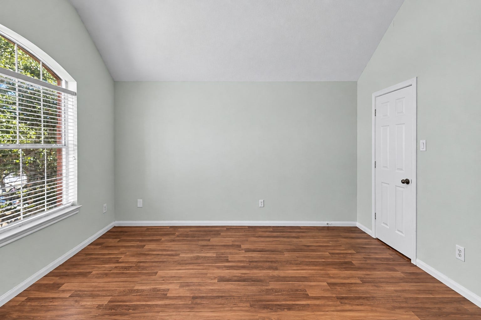 8702 Sailing Drive, Humble, TX 77346 8702 Sailing Drive, Humble, TX 77346