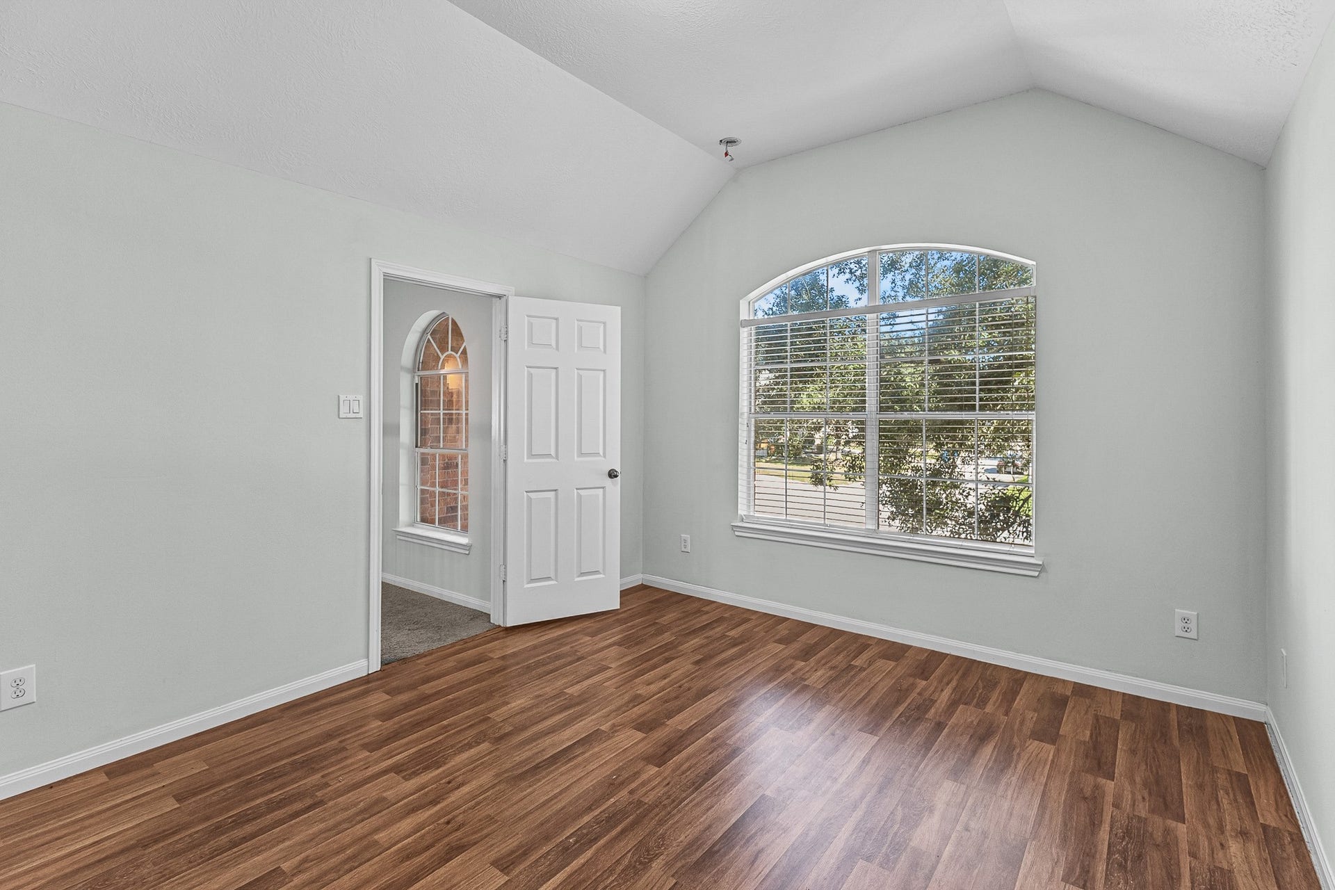 8702 Sailing Drive, Humble, TX 77346 8702 Sailing Drive, Humble, TX 77346