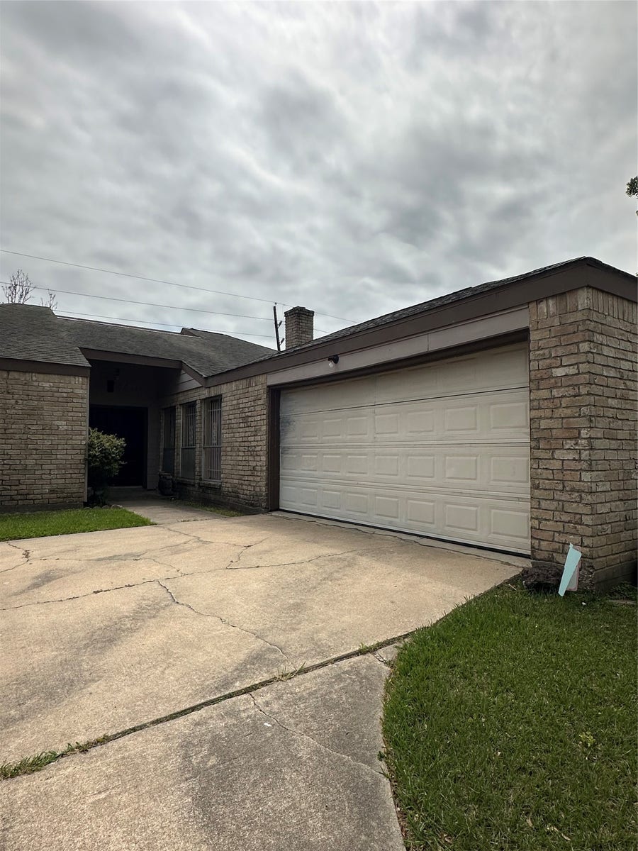 Property photo for 12007 S Fairhollow Lane, Houston, TX