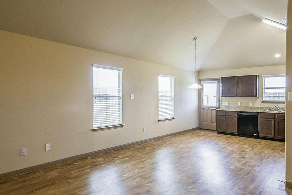 Photos may be representative of the floor plan and not the exact home. Finishes, layout, and features of the actual property for lease may vary.