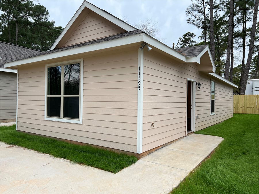 Property photo for 11595 Persimmon Street, Willis, TX