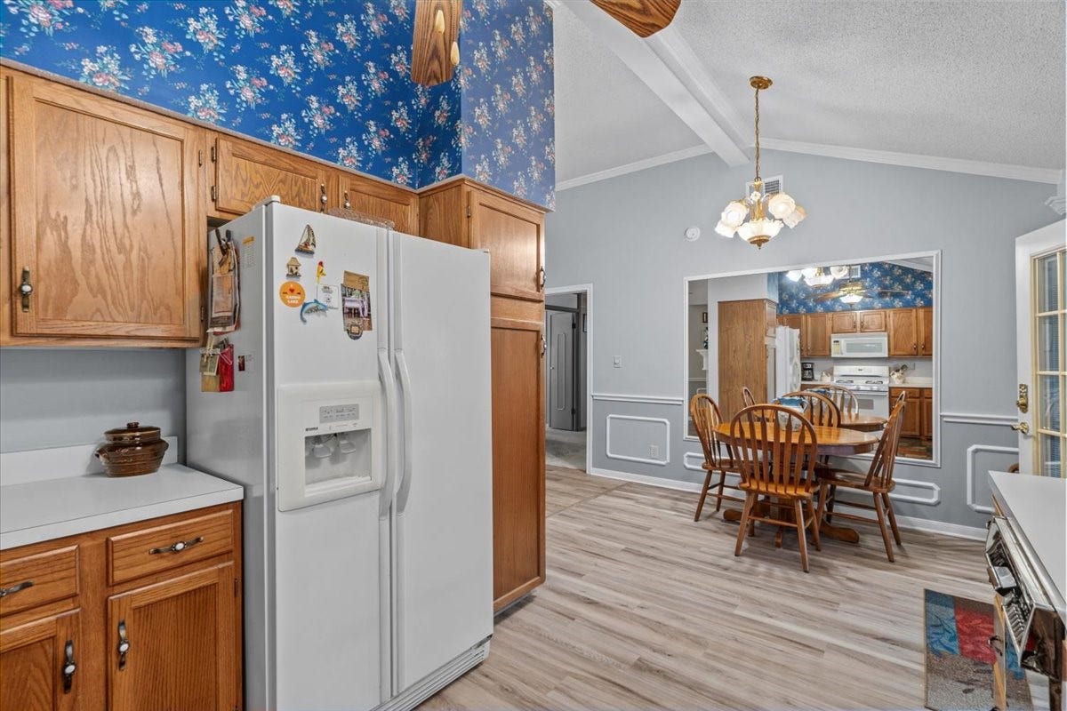 8717 Acorn Lane, Hitchcock, TX 77563 8717 Acorn Lane, Hitchcock, TX 77563
