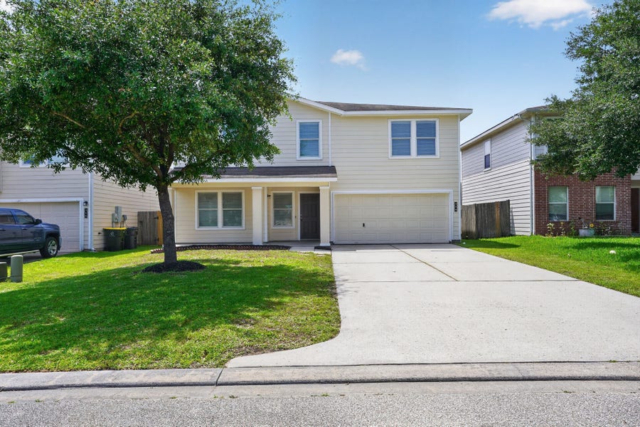 Property photo for 314 Falling Pine Drive, Conroe, TX