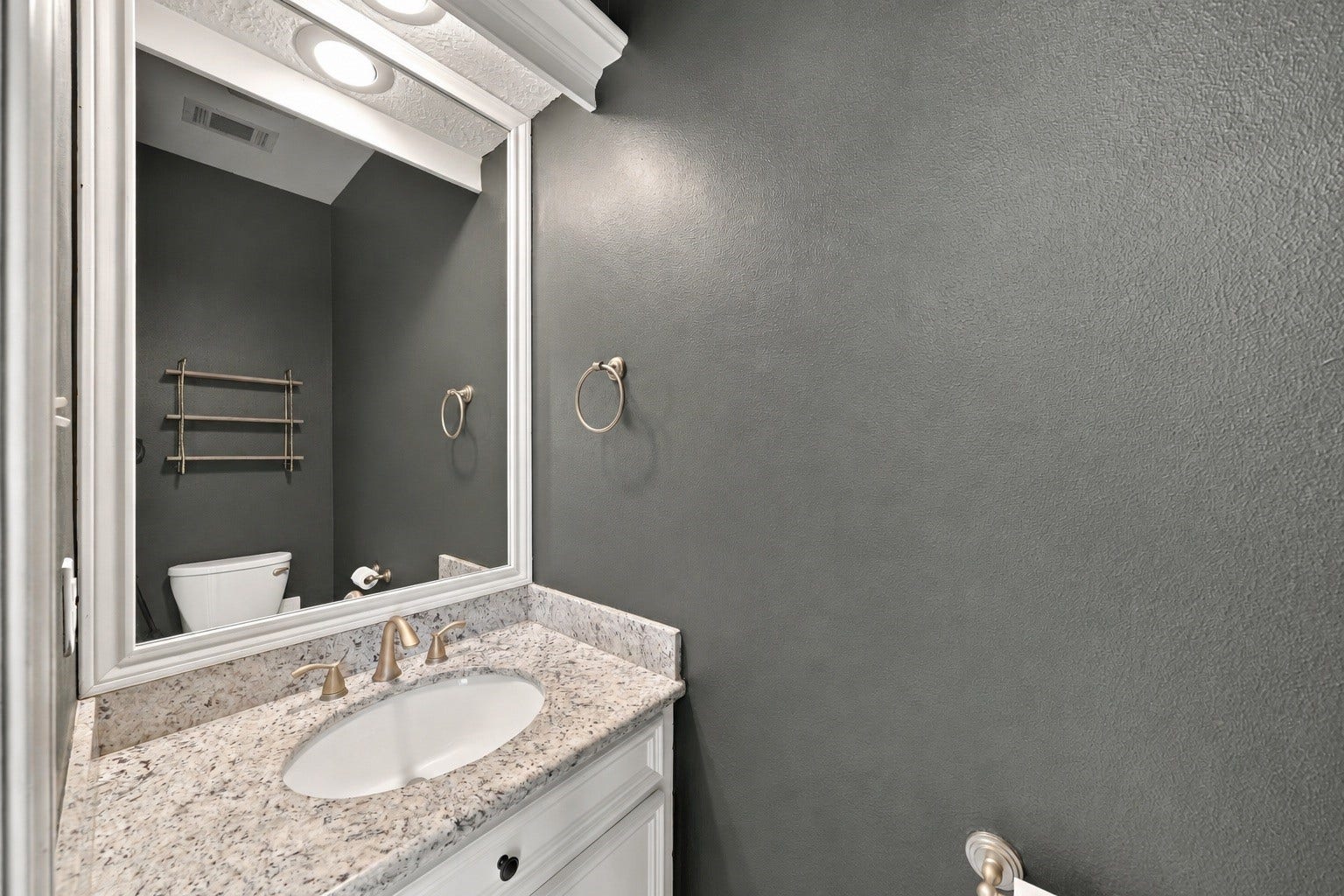 Half bath near mud room
