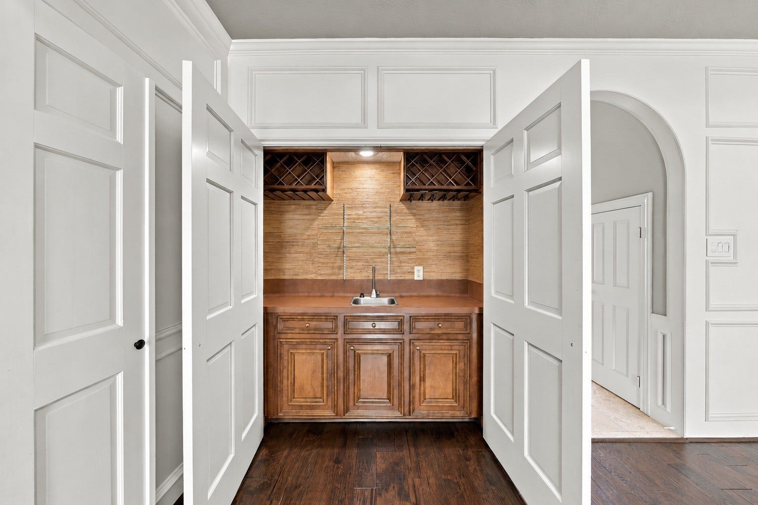 Wet bar