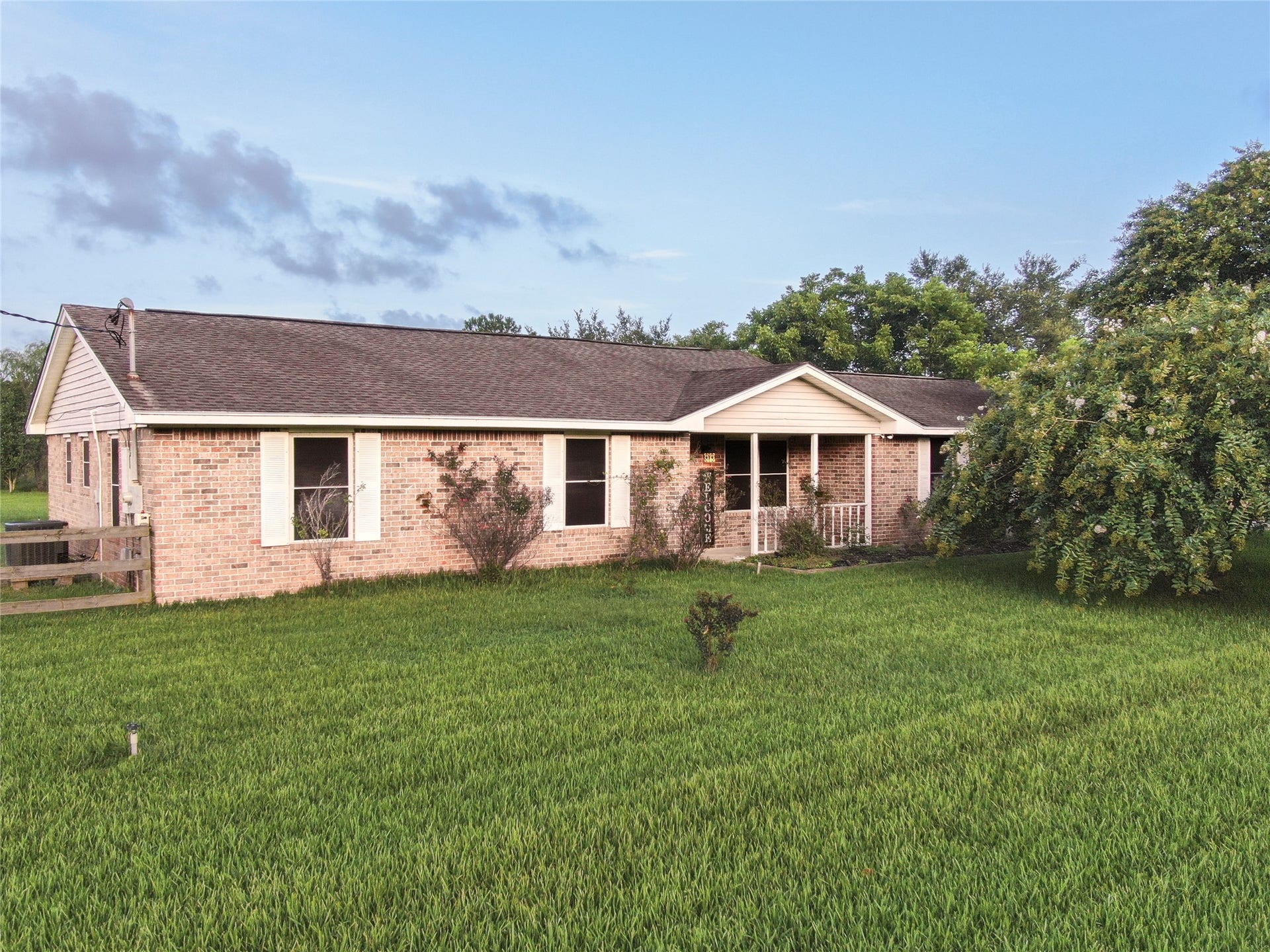 7301 Avenue L 1/2, Santa Fe, TX 77510 7301 Avenue L 1/2, Santa Fe, TX 77510