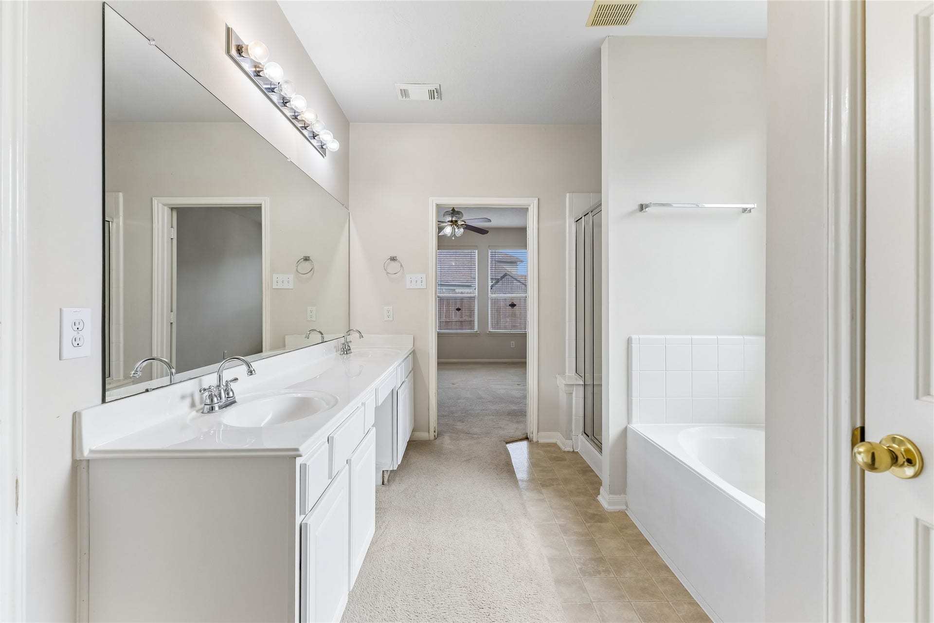 1906 Kamren Drive, Houston, TX 77049 1906 Kamren Drive, Houston, TX 77049