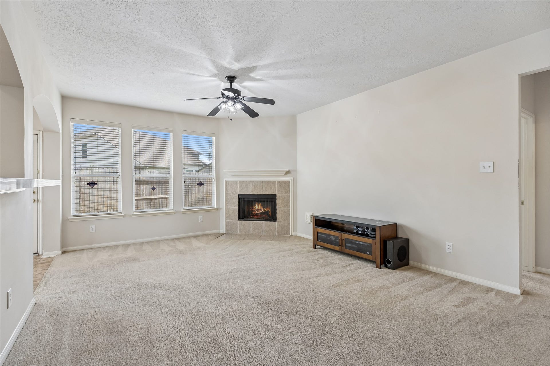 1906 Kamren Drive, Houston, TX 77049 1906 Kamren Drive, Houston, TX 77049