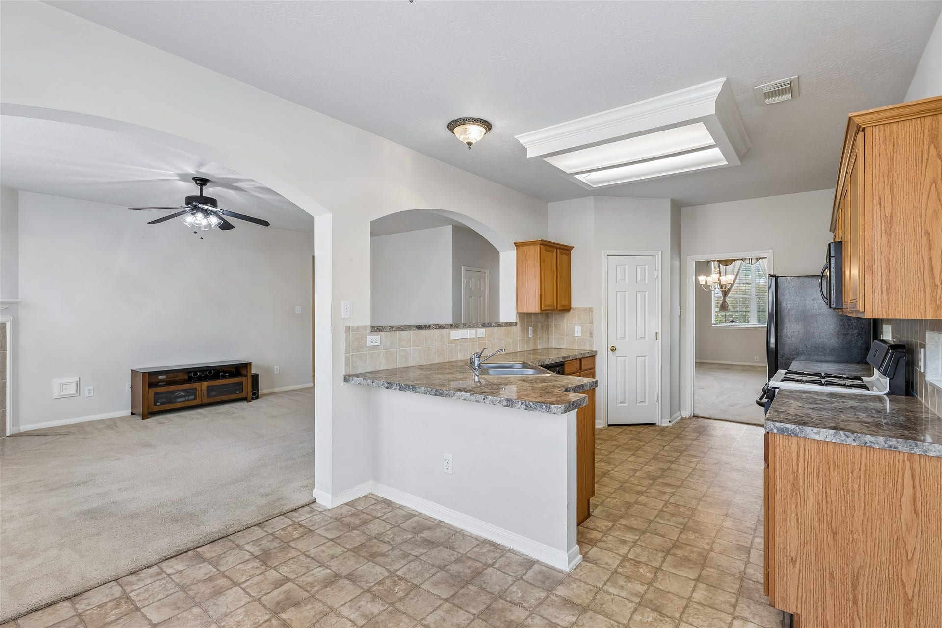 1906 Kamren Drive, Houston, TX 77049 1906 Kamren Drive, Houston, TX 77049