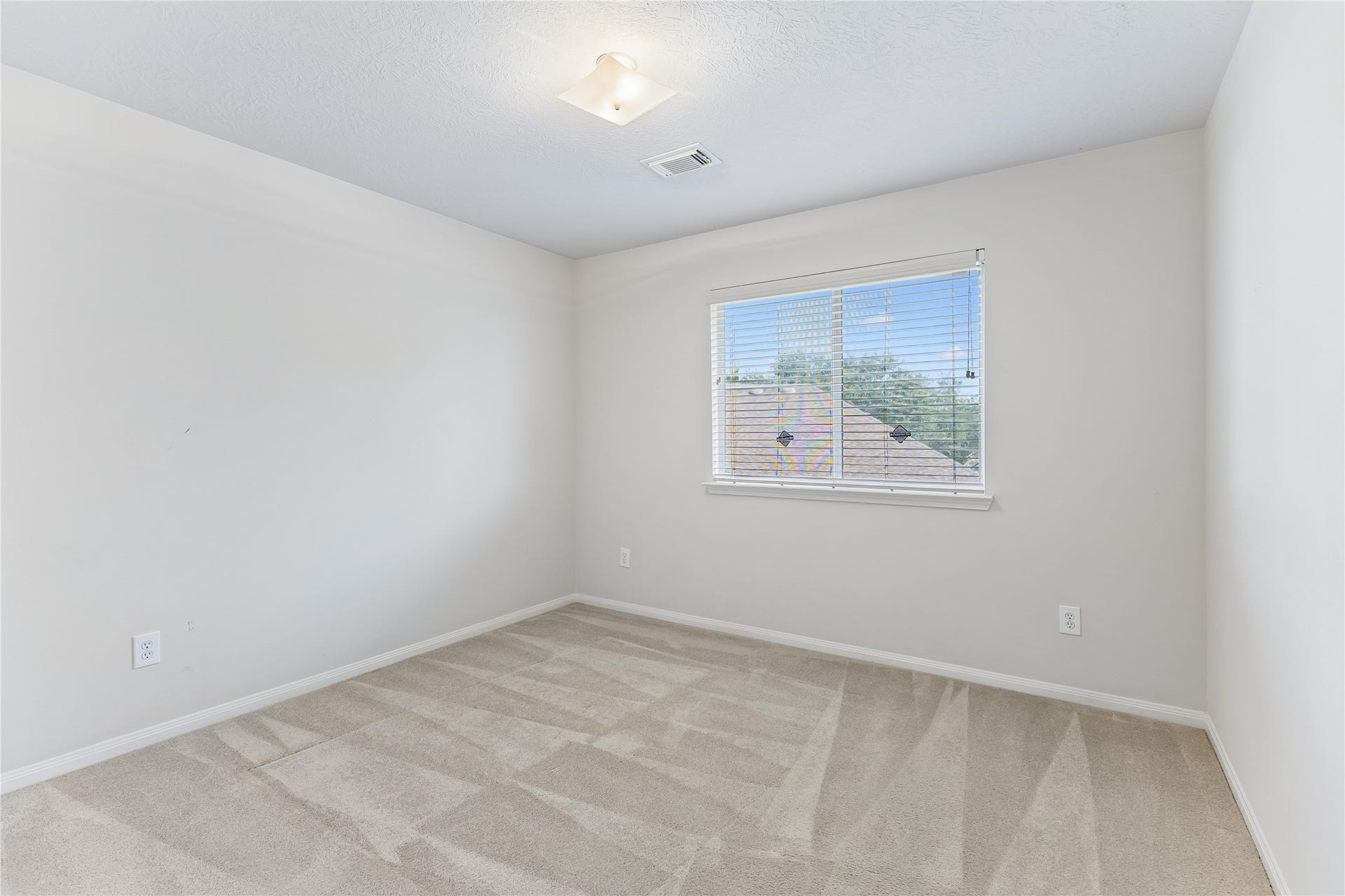 1906 Kamren Drive, Houston, TX 77049 1906 Kamren Drive, Houston, TX 77049