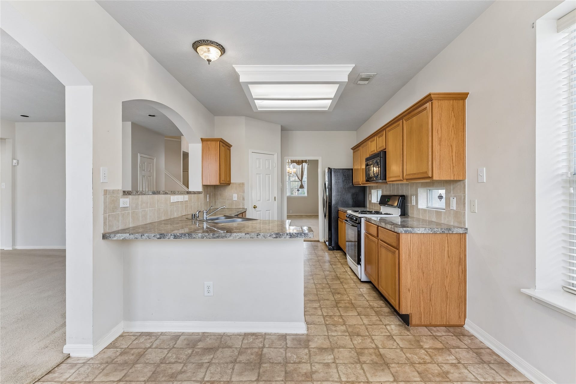 1906 Kamren Drive, Houston, TX 77049 1906 Kamren Drive, Houston, TX 77049