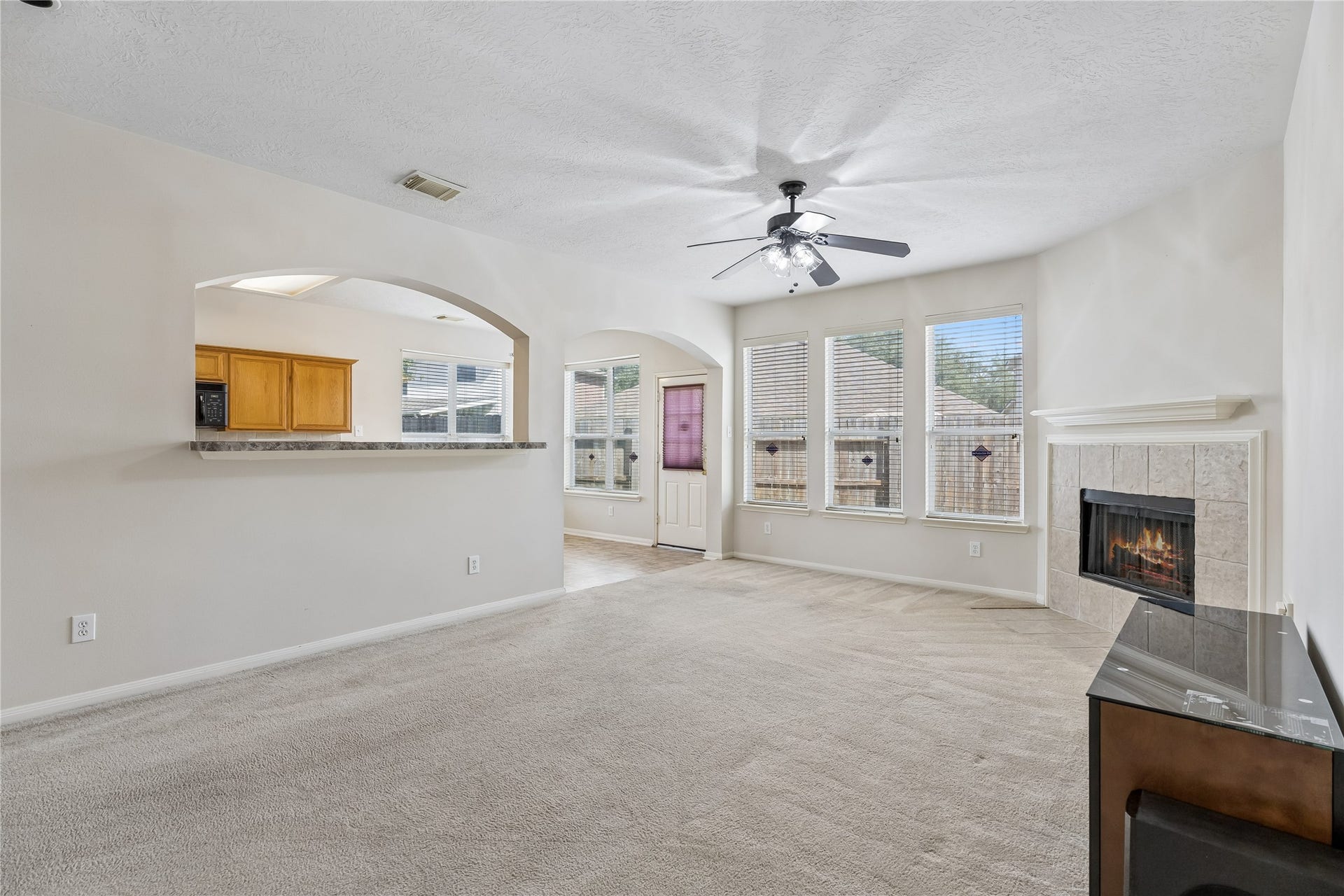 1906 Kamren Drive, Houston, TX 77049 1906 Kamren Drive, Houston, TX 77049