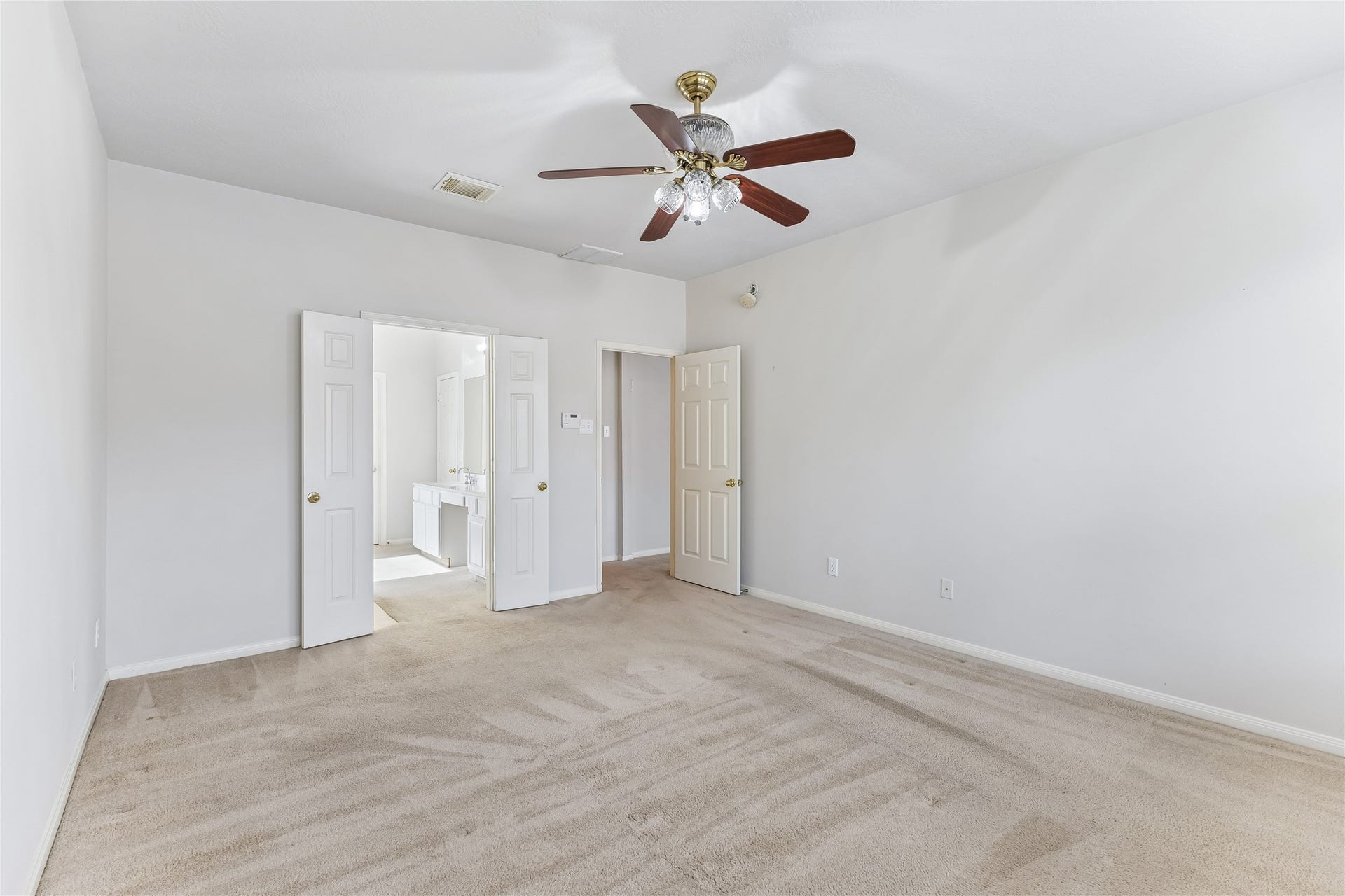 1906 Kamren Drive, Houston, TX 77049 Primary Retreat