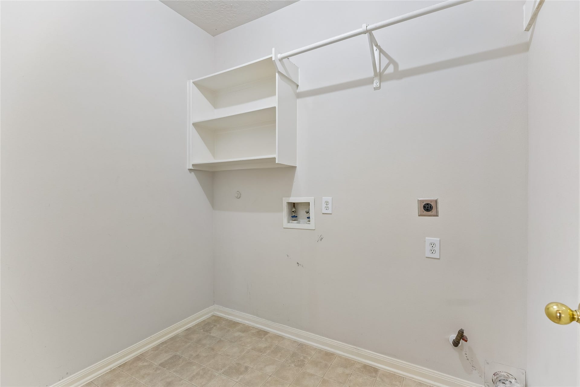 1906 Kamren Drive, Houston, TX 77049 1906 Kamren Drive, Houston, TX 77049