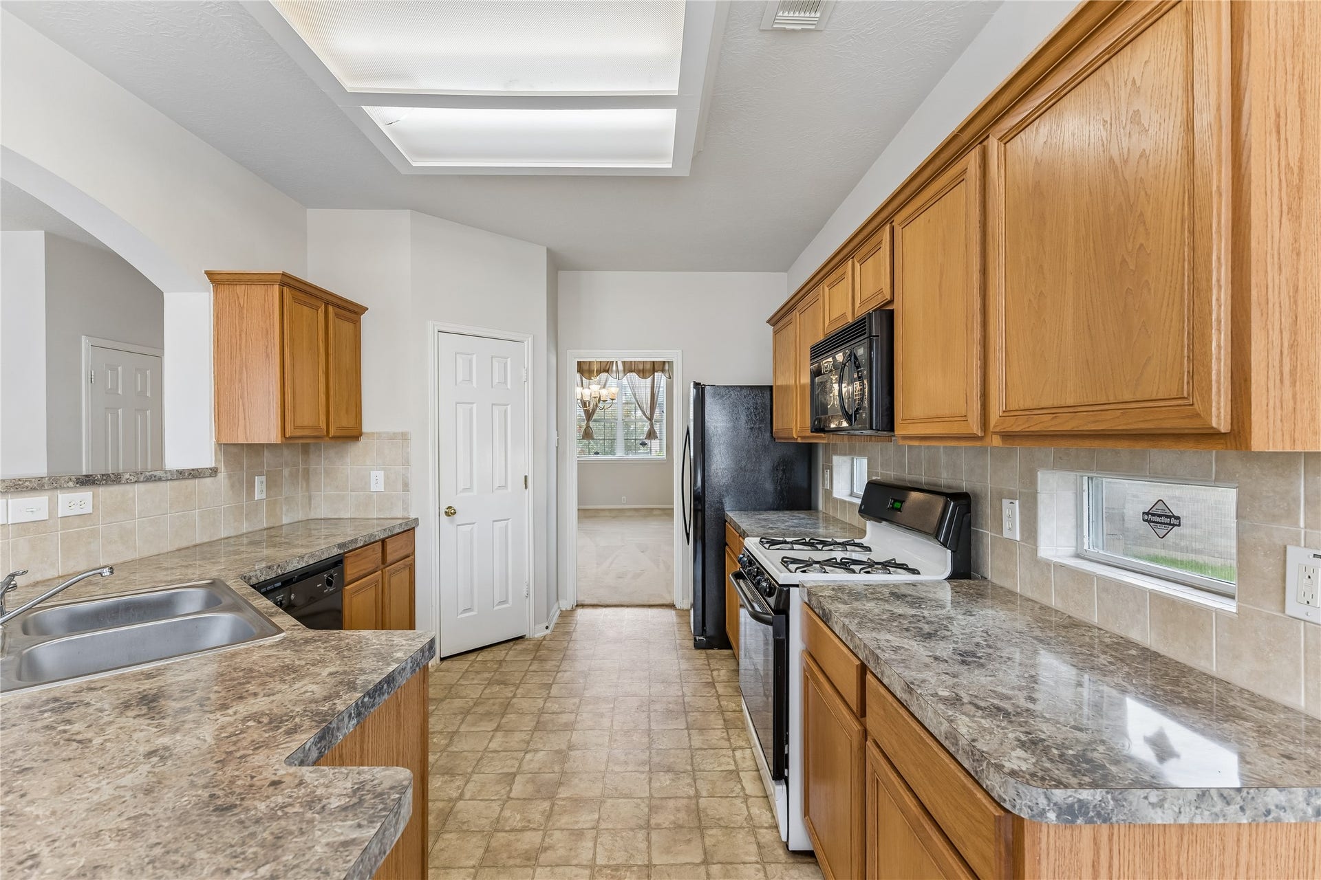 1906 Kamren Drive, Houston, TX 77049 1906 Kamren Drive, Houston, TX 77049