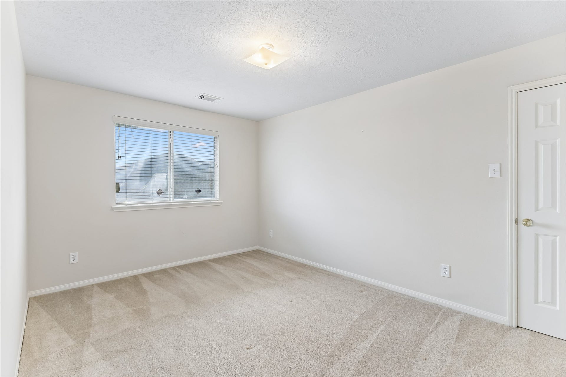 1906 Kamren Drive, Houston, TX 77049 1906 Kamren Drive, Houston, TX 77049
