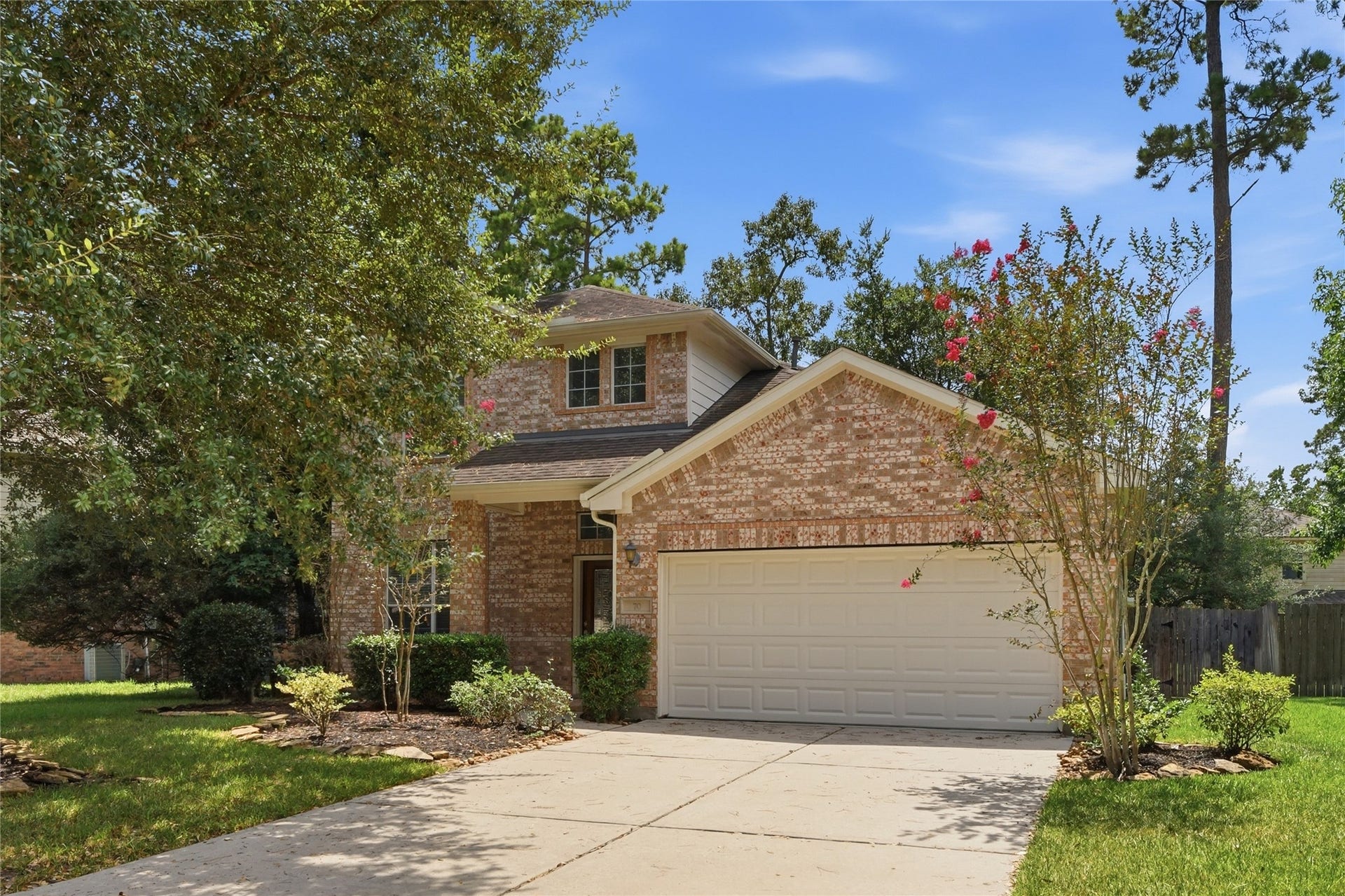 70 N Spinning Wheel Circle, The Woodlands, TX 77382 70 N Spinning Wheel Circle, The Woodlands, TX 77382