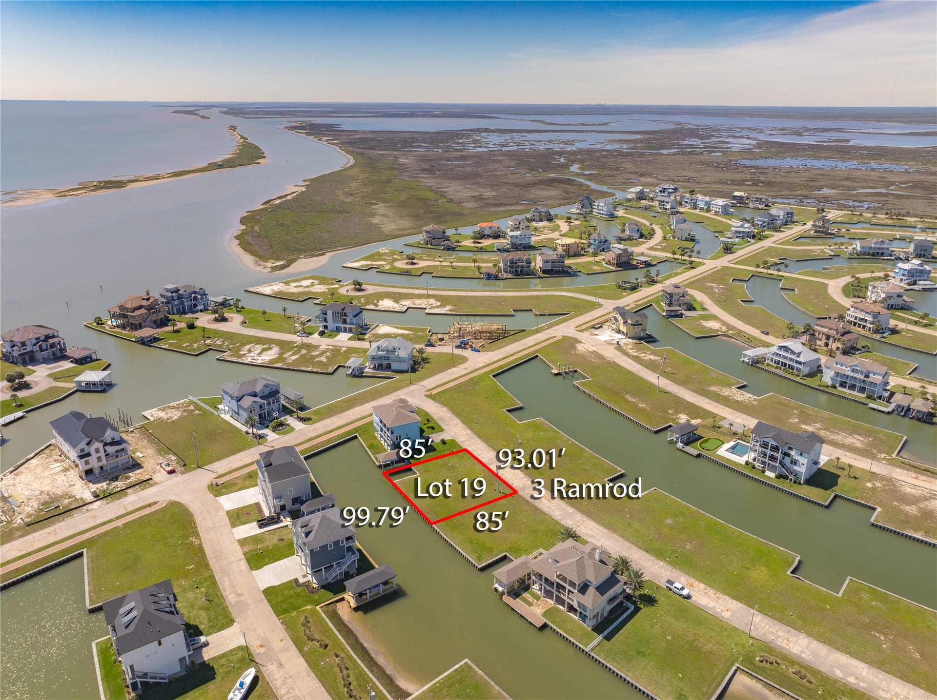 3 Ramrod, Hitchcock, TX 77563 Abundant waterfront canals in every direction with great views including an open reserve across the canal