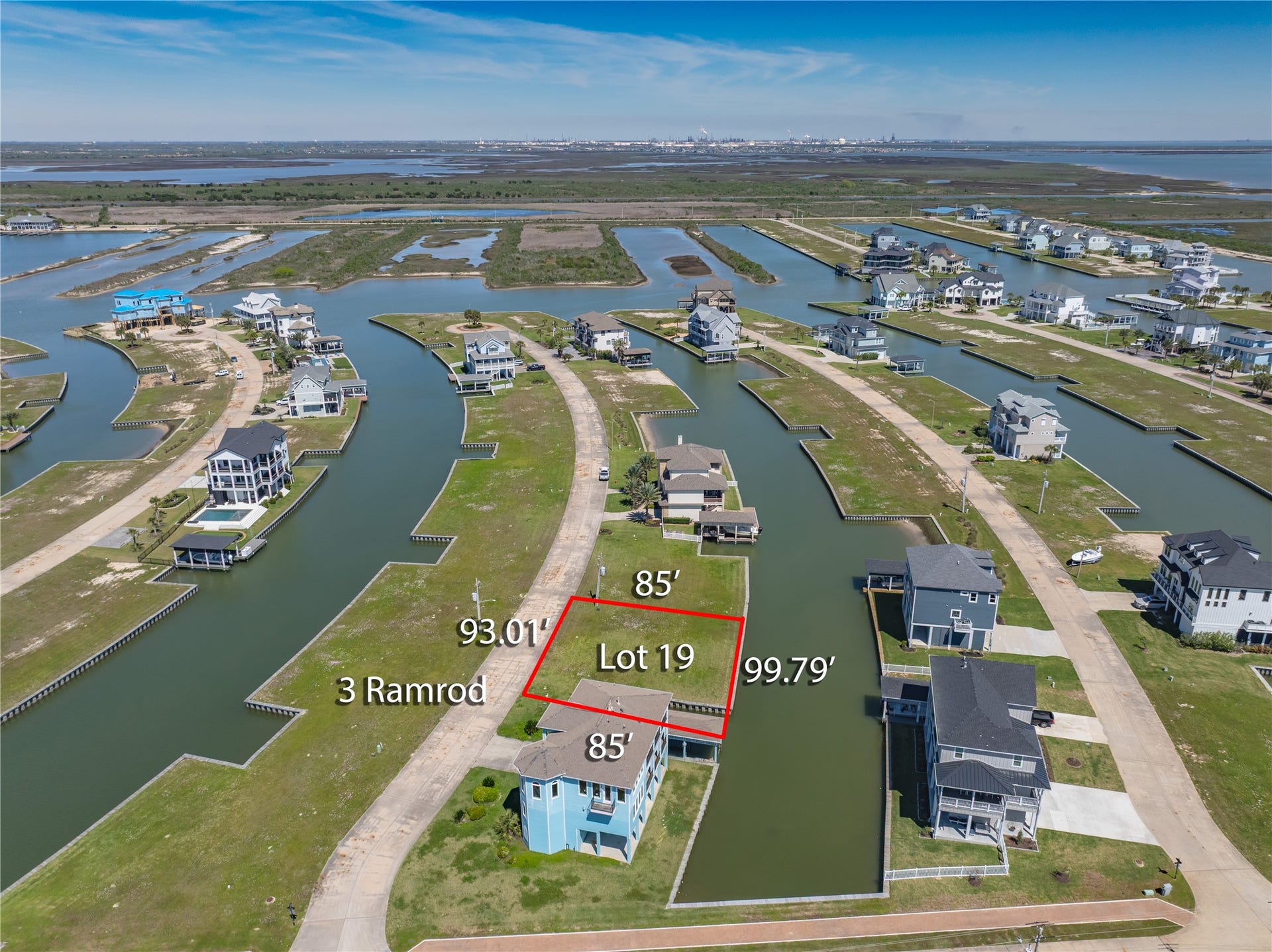 3 Ramrod, Hitchcock, TX 77563 Wide canal leading to the Harborwalk marina channel, marina/ship's store & ICW/West Galveston Bay...just a few minutes boat ride...PRIME LOCATION all around