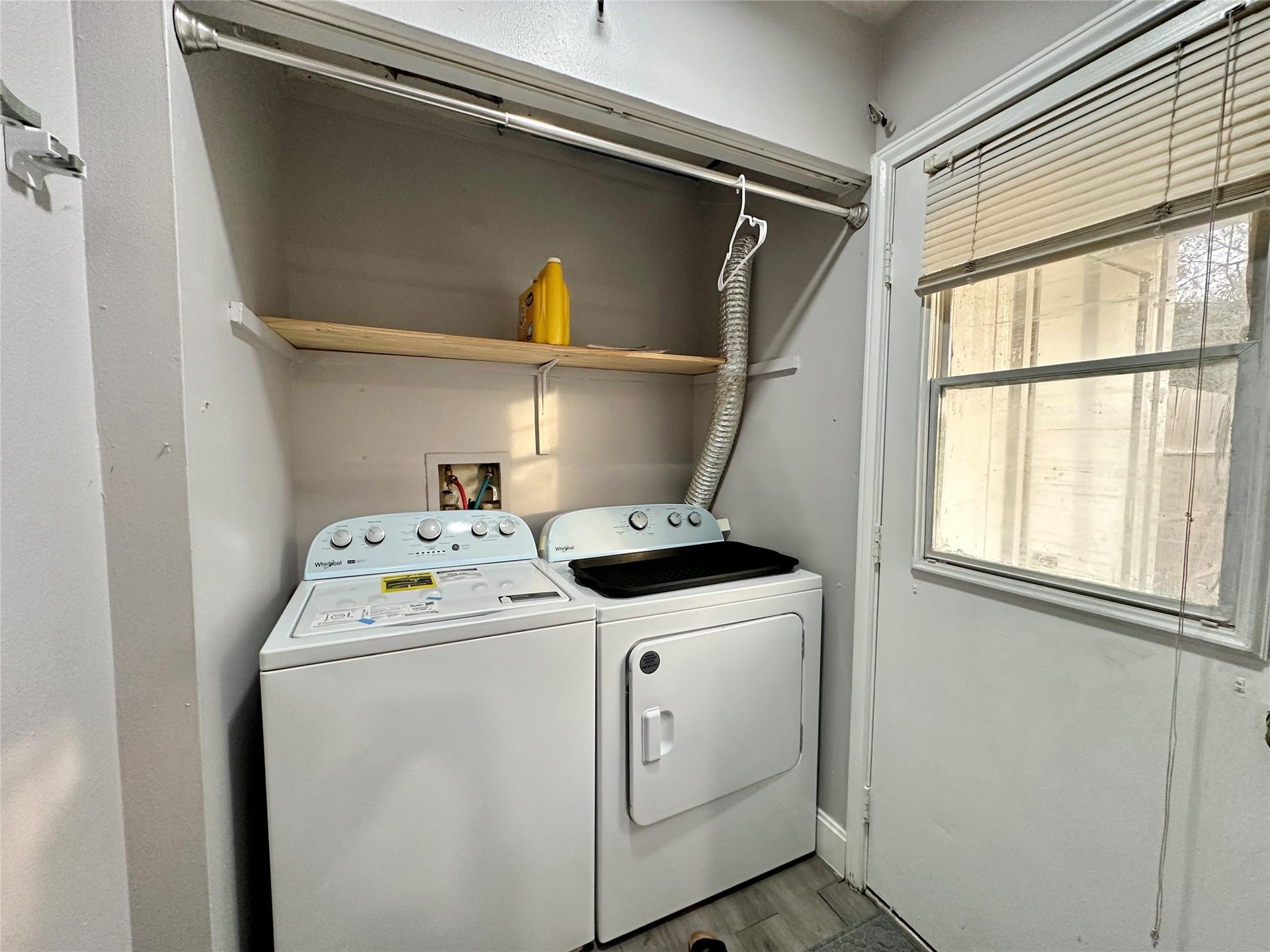 4114 Hartt Lane, Houston, TX 77025 Utility room in the house.