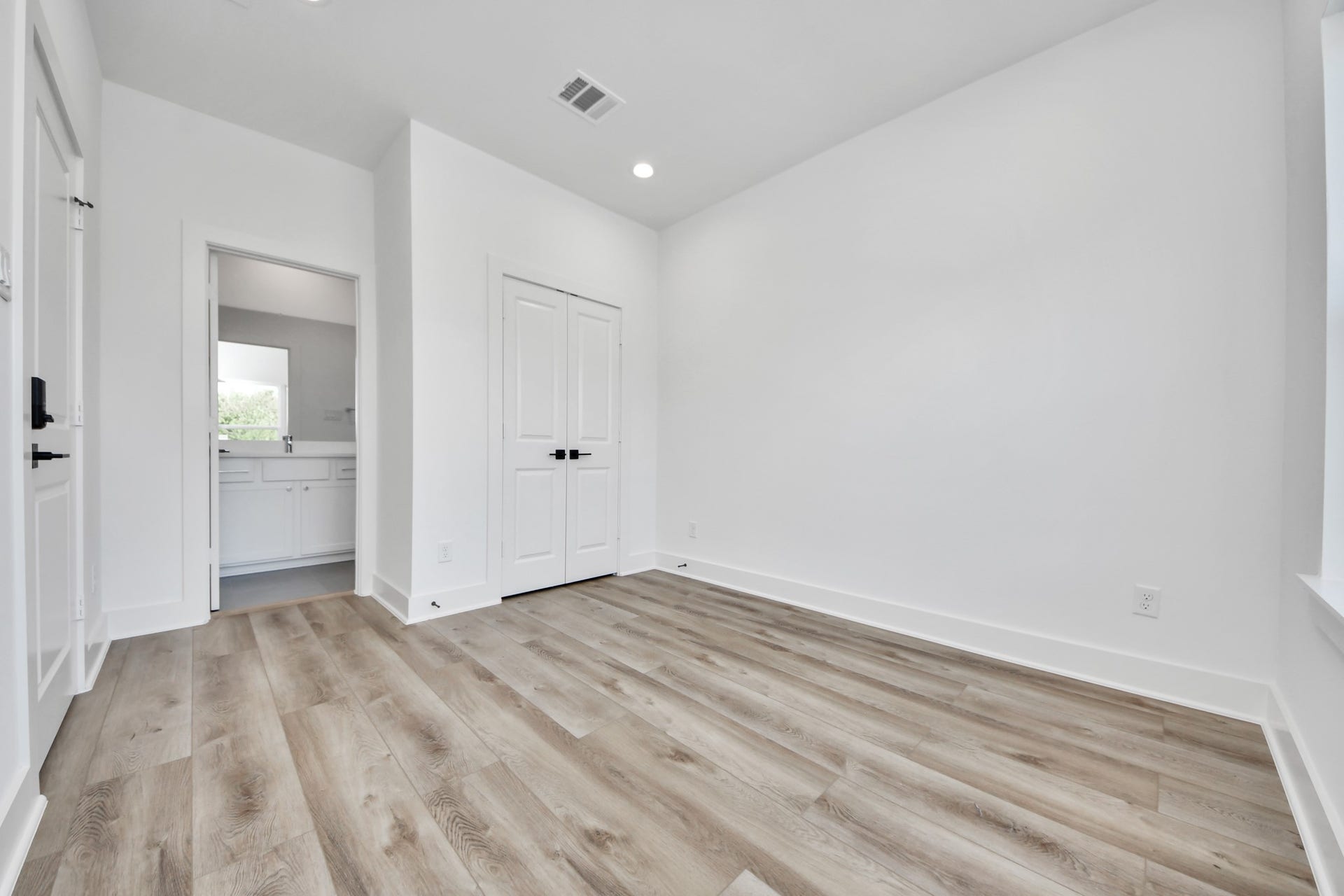 2904 Ruth Street, Houston, TX 77004 Alternate angle of Unit A bedroom 6.