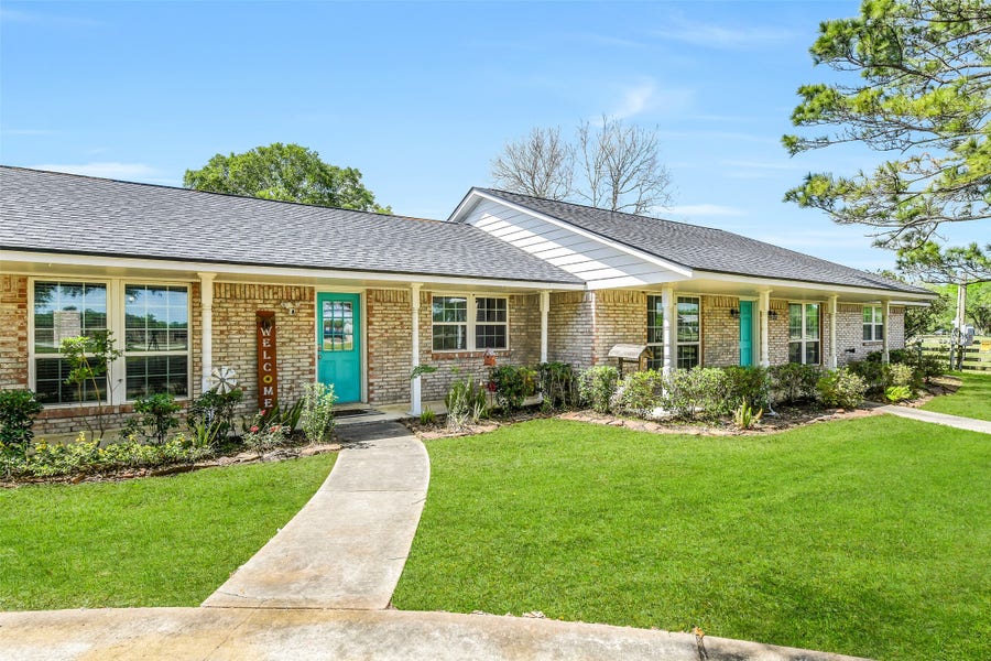 Property photo for 3358 County Road 172, Alvin, TX