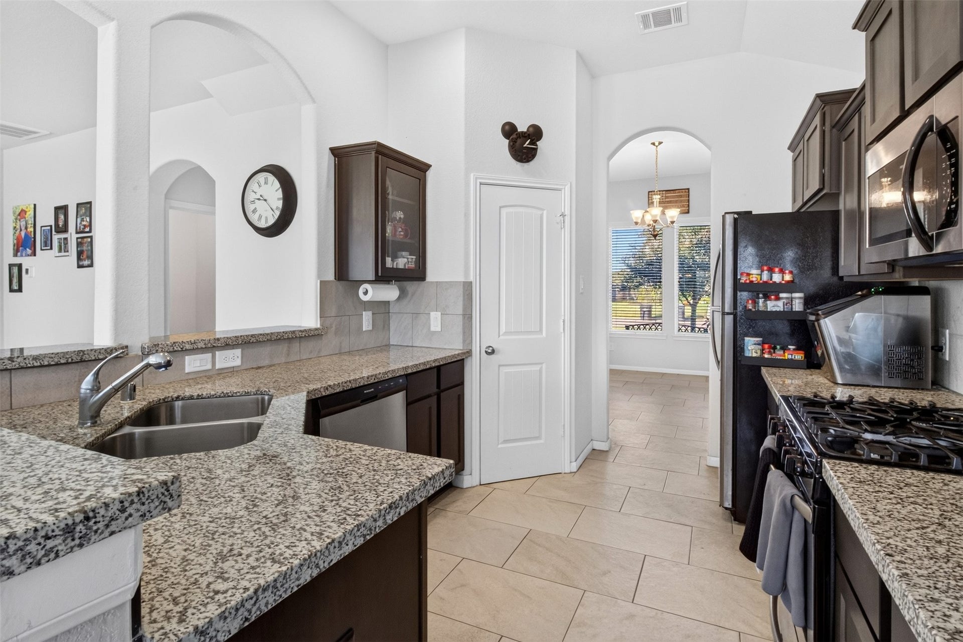 394 Lake Line Drive, Alvin, TX 77511
