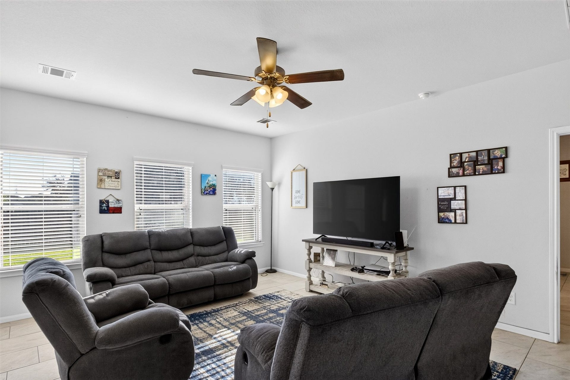 394 Lake Line Drive, Alvin, TX 77511