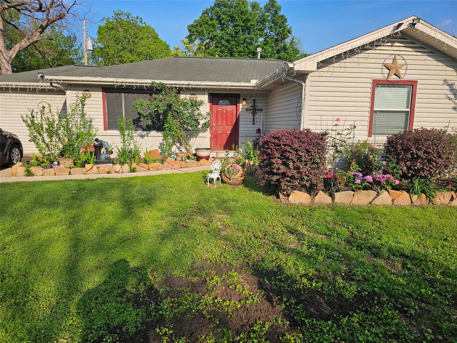 Property photo for 213 Linda Street, Deer Park, TX