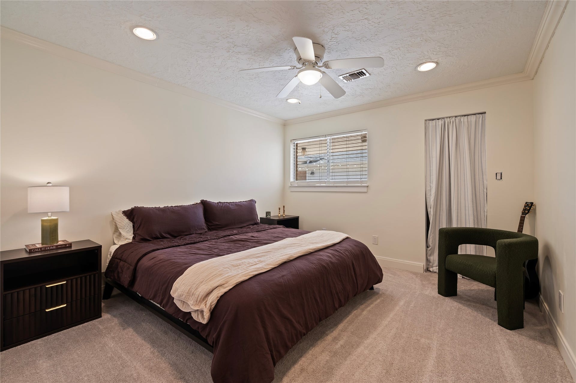 501 Audubon Street, League City, TX 77573 Spacious 3rd bedroom with ample closet space.