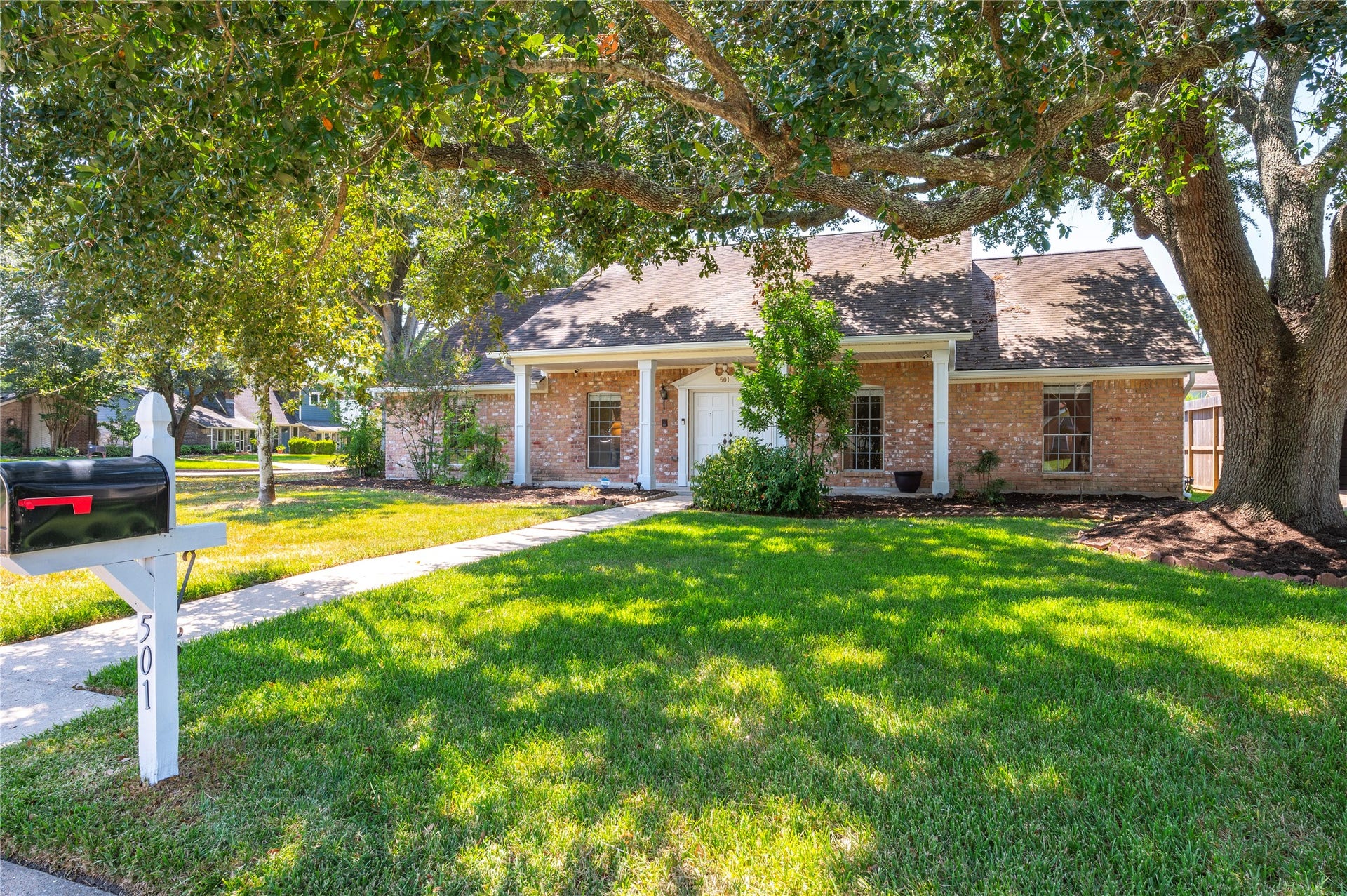 501 Audubon Street, League City, TX 77573 This 4 bed 2 bath one story its on a large corner lot in one of league city's most well loved and established neighborhoods!