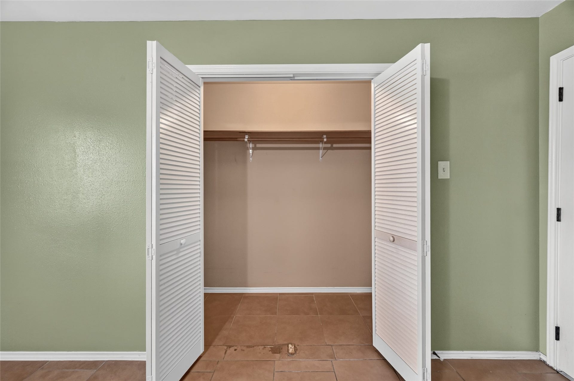 2427 Chalet Road, Houston, TX 77038