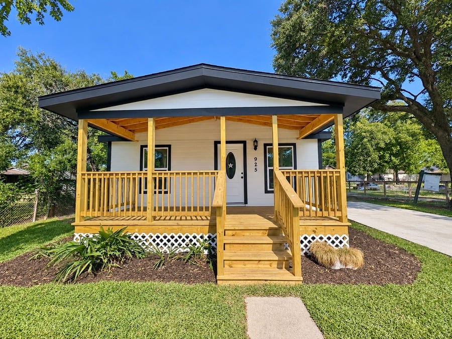 Property photo for 925 Joseph Street, Pasadena, TX