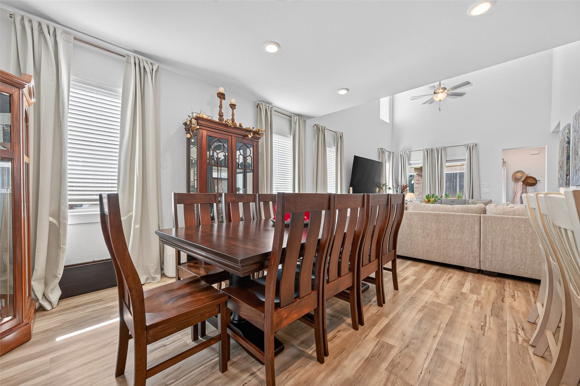 21640 Alberta Forest Circle, Magnolia, TX 77355 Perfect for friends & family & holiday celebrations