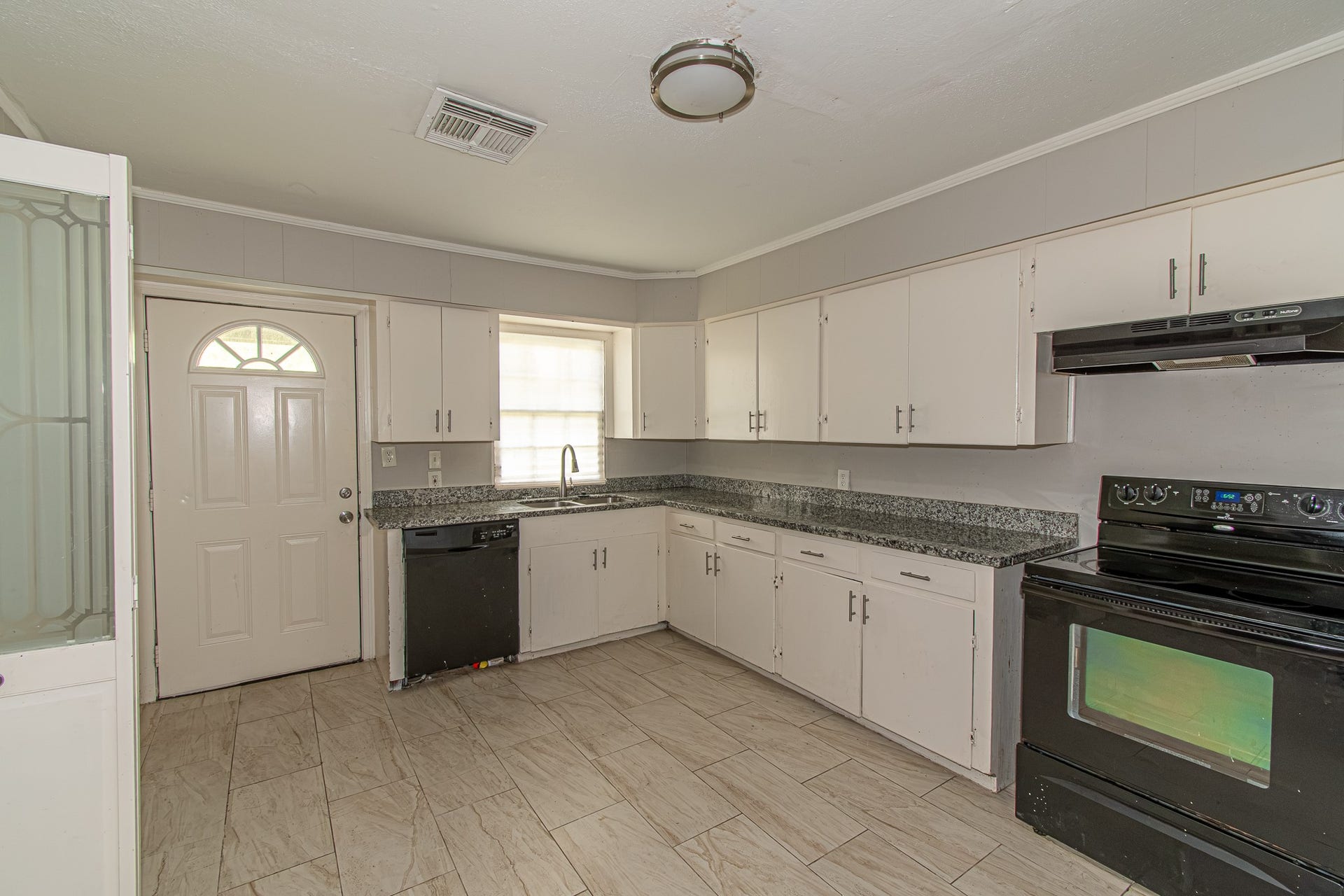 8 Coronado Circle, La Marque, TX 77568 8 Coronado Circle, La Marque, TX 77568