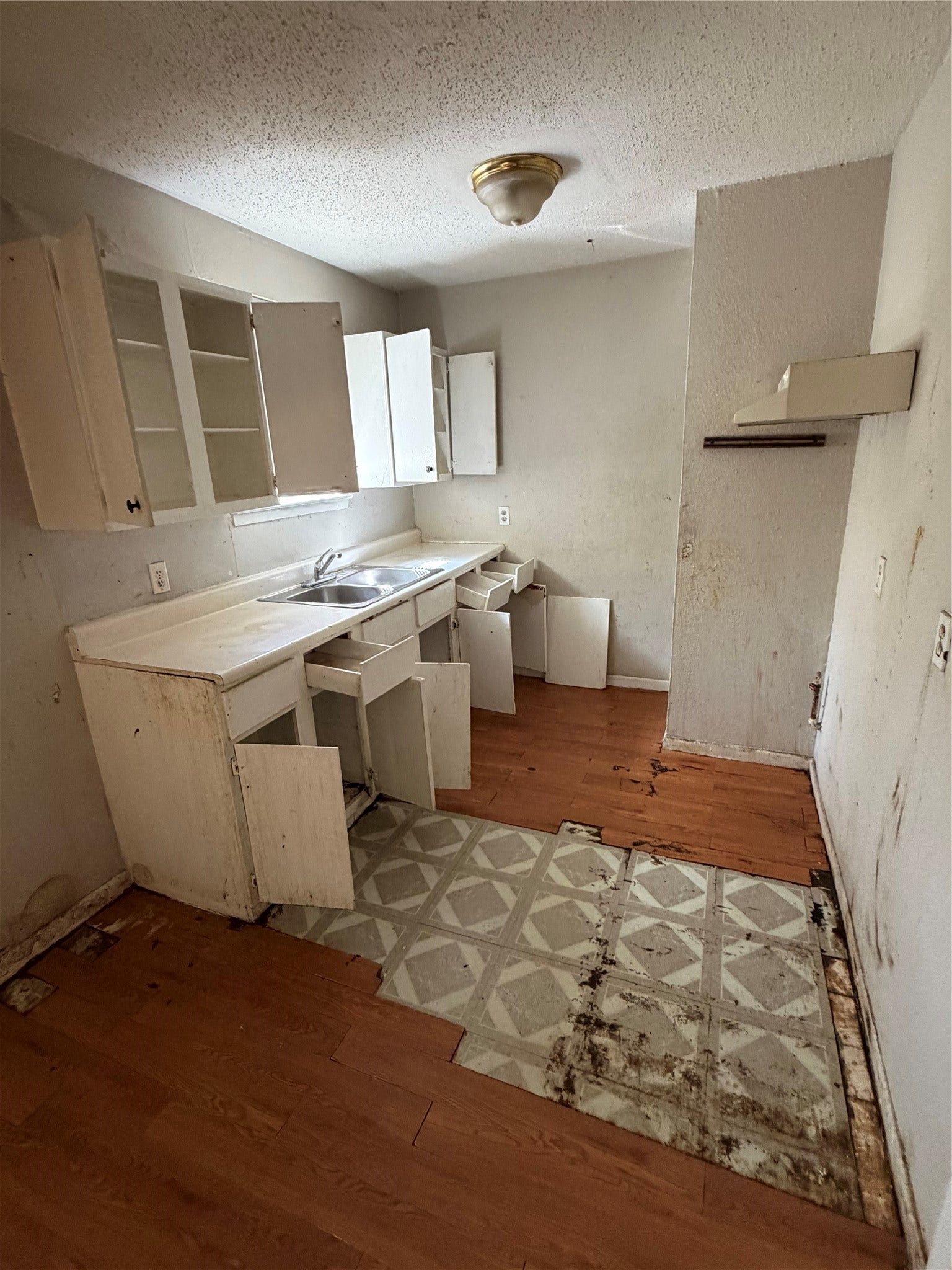 3803 Dalmatian Dr, Houston, TX 77045