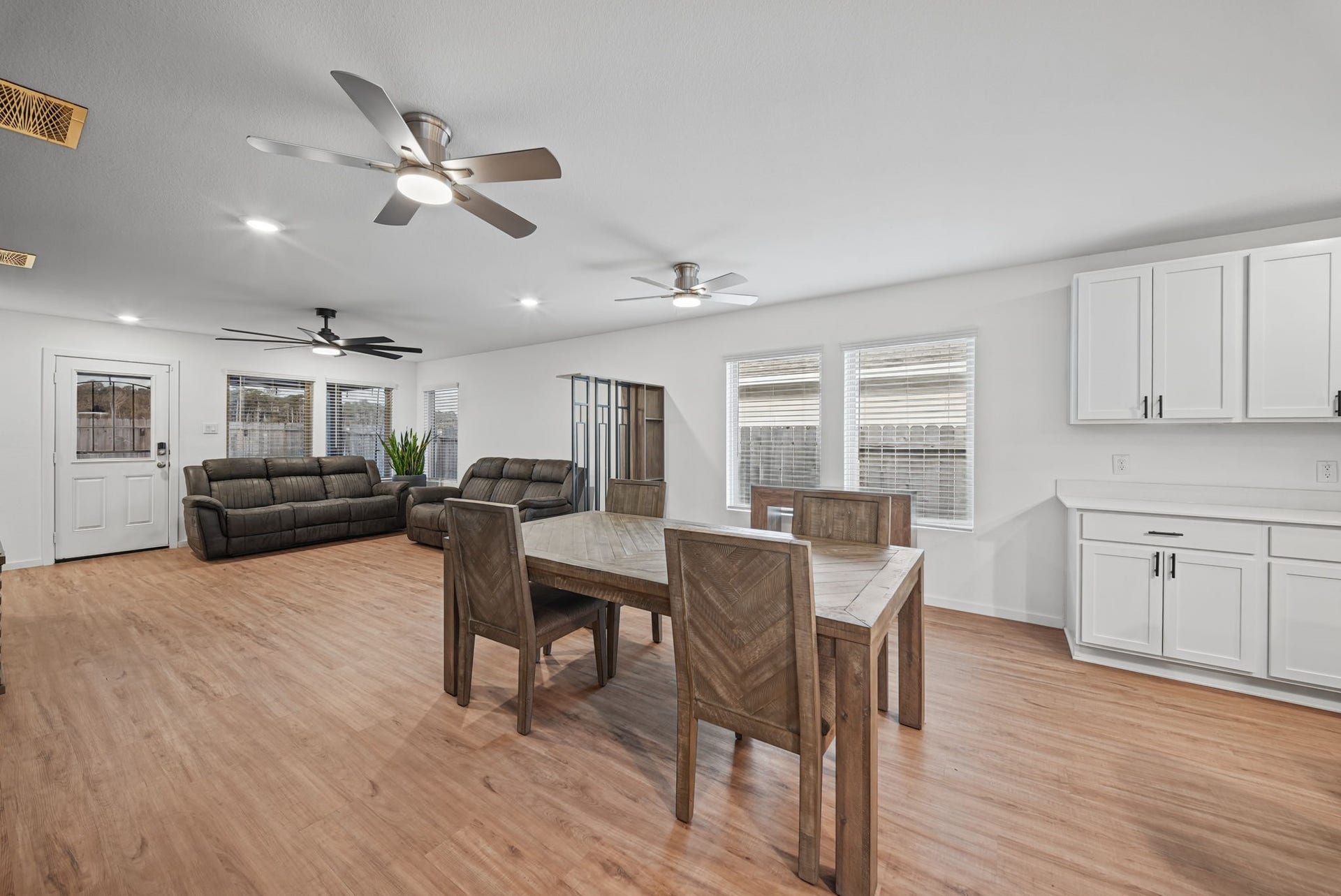 13778 Kit Run, Splendora, TX 77372 Dining Room