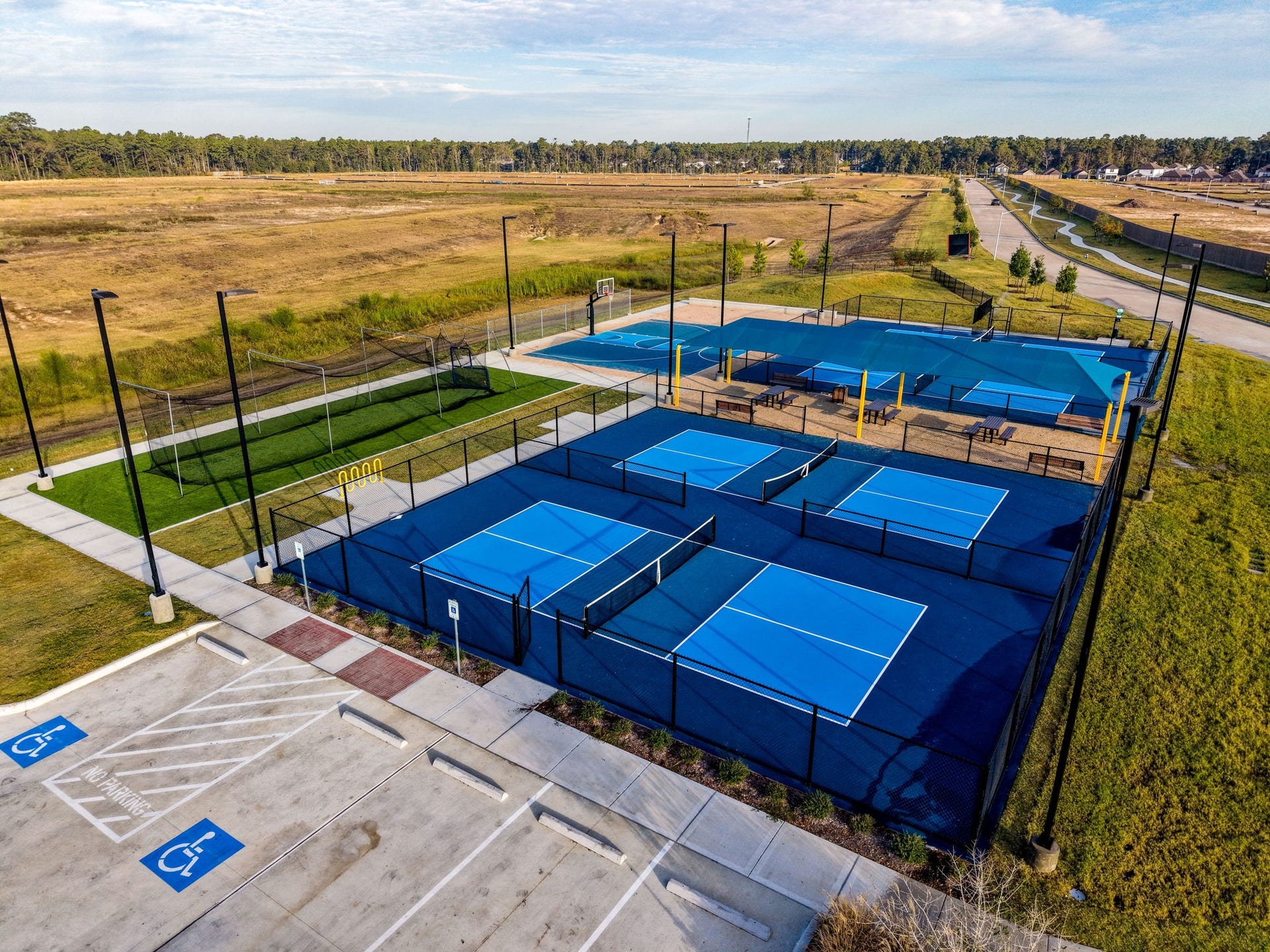 13778 Kit Run, Splendora, TX 77372 The fun doesn't stop there! Enjoy a resort-style swimming pool, clubhouse and playground right in your own neighborhood.