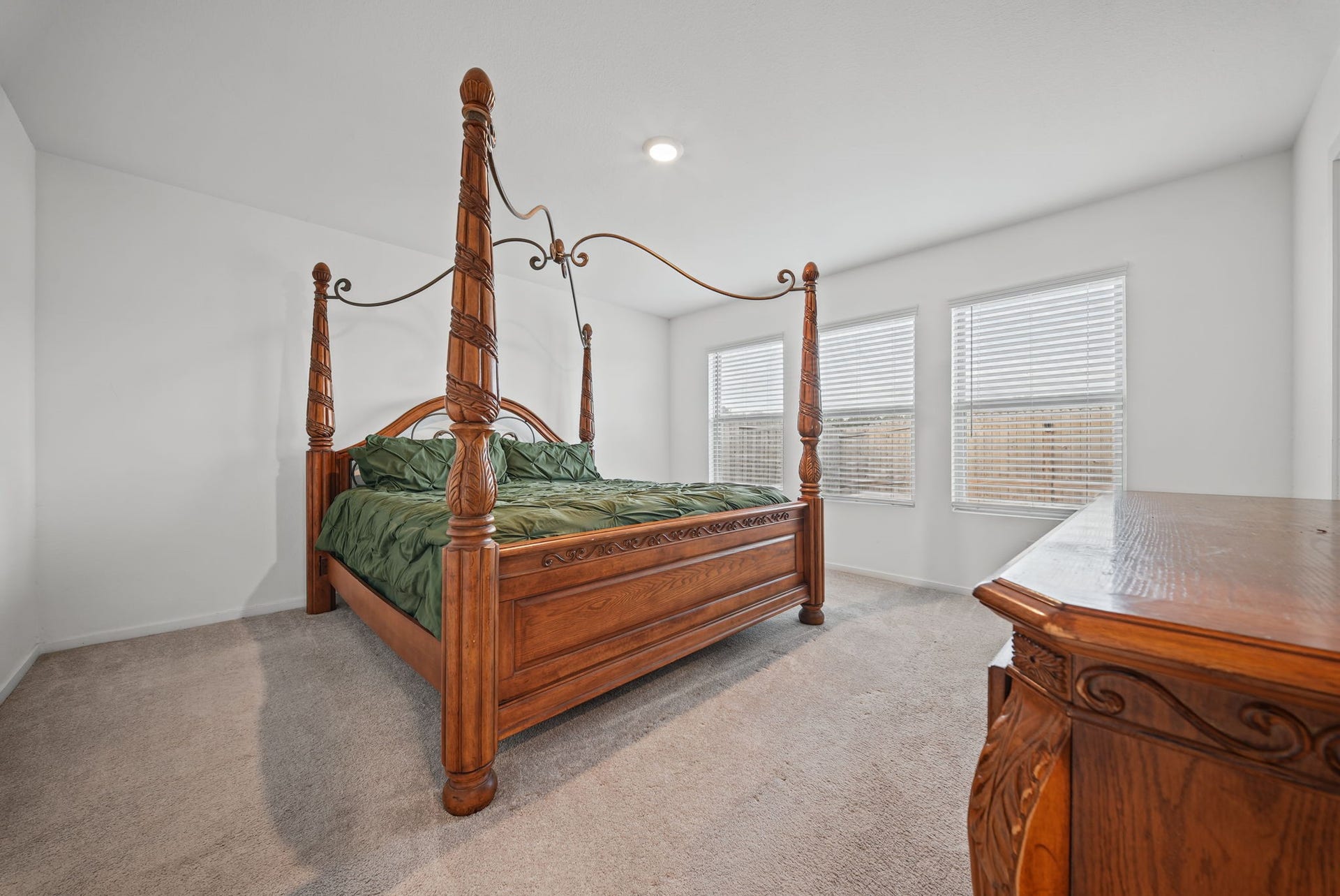 13778 Kit Run, Splendora, TX 77372 Spacious Primary Bedroom