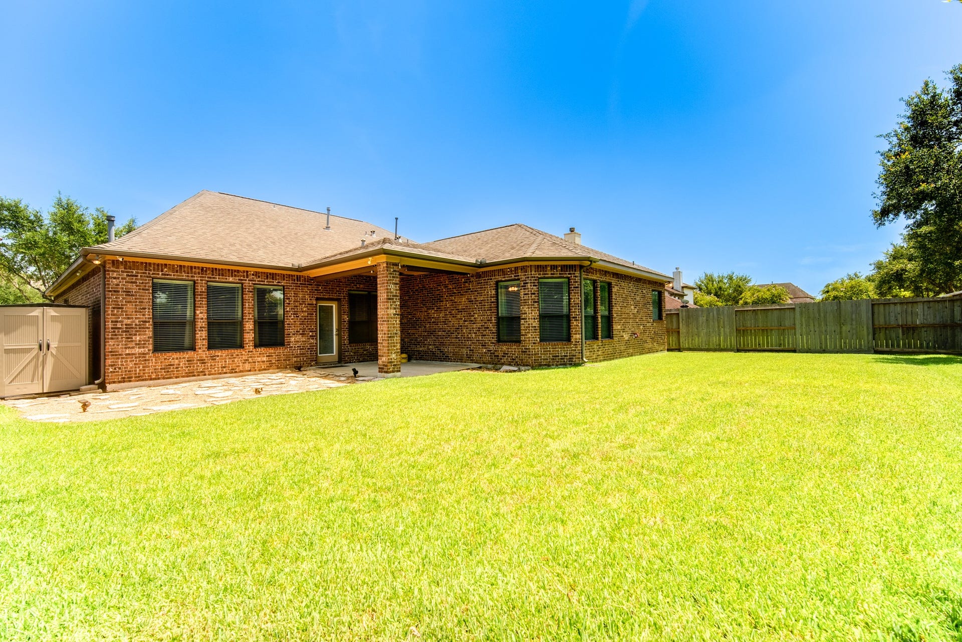 3006 Southern Mill Court, Pearland, TX 77584 Another look of the backyard