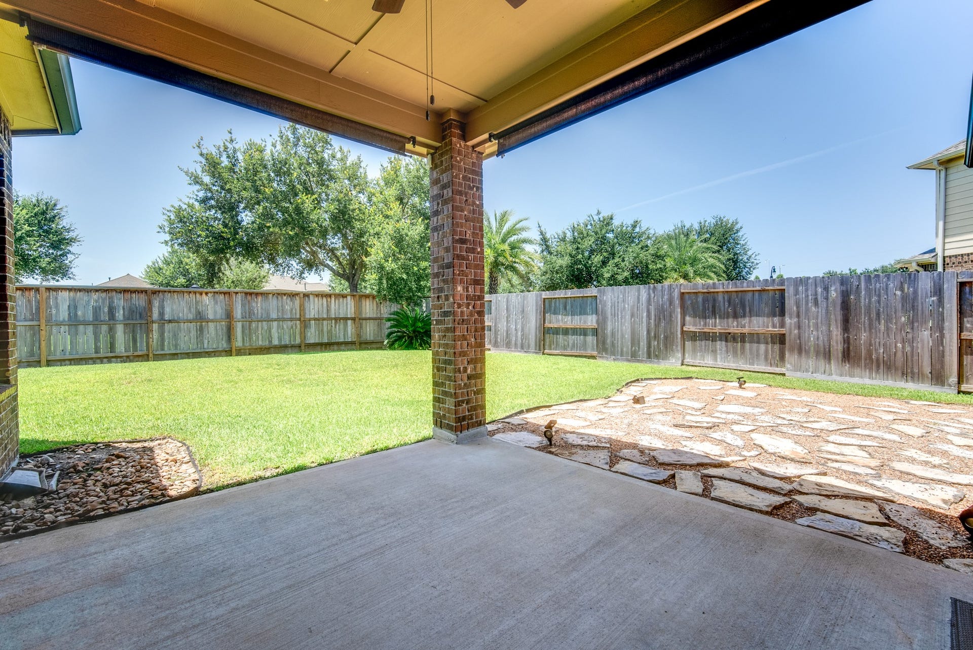 3006 Southern Mill Court, Pearland, TX 77584 Large cover patio in the backyard