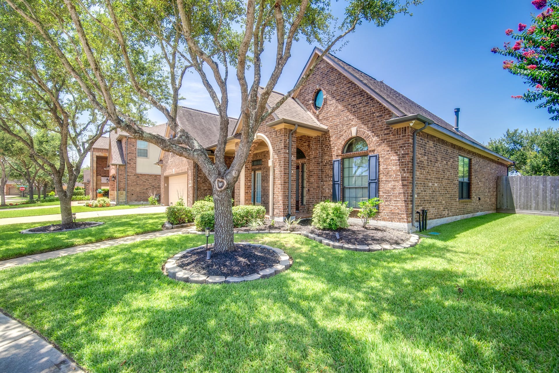 3006 Southern Mill Court, Pearland, TX 77584 Beautiful brick elevation