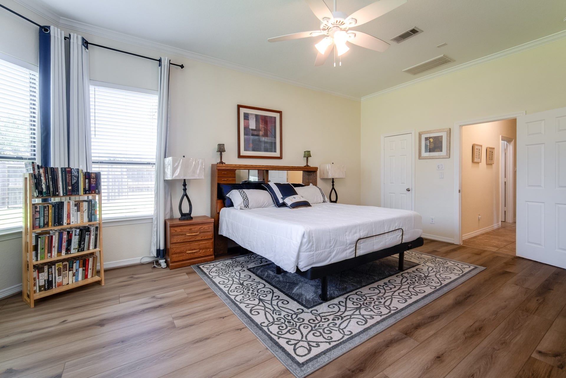 3006 Southern Mill Court, Pearland, TX 77584 primary suite