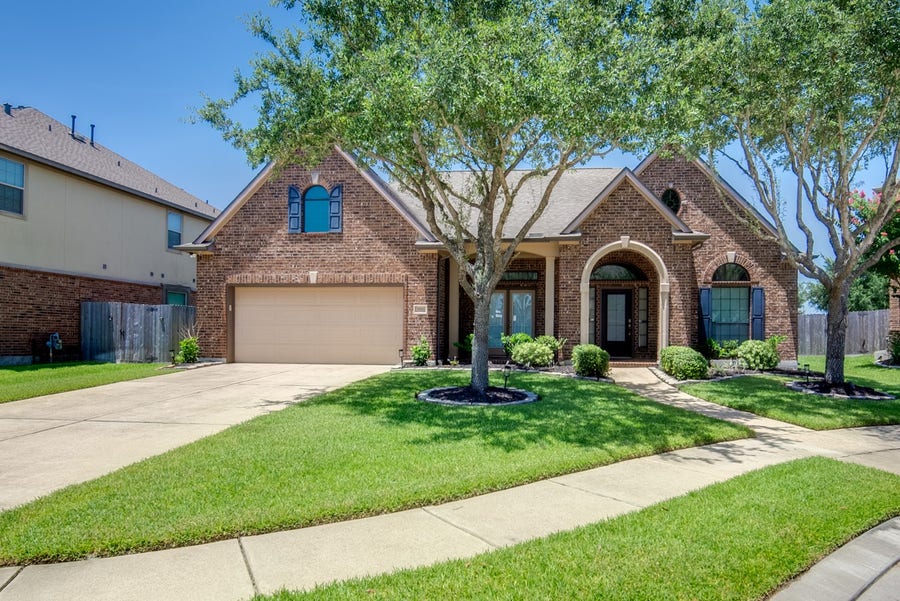 Property photo for 3006 Southern Mill Court, Pearland, TX