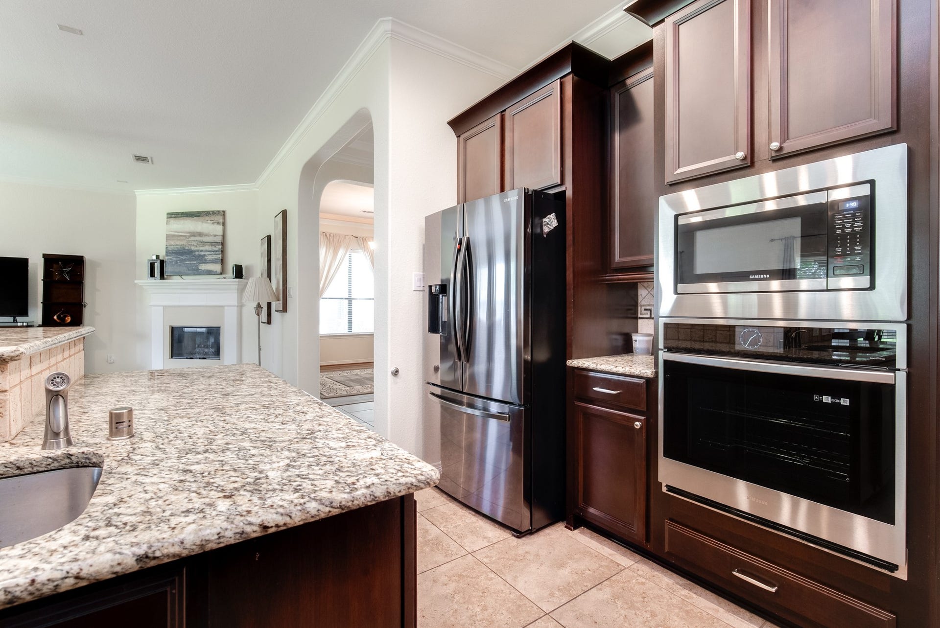 3006 Southern Mill Court, Pearland, TX 77584 Stainless appliances